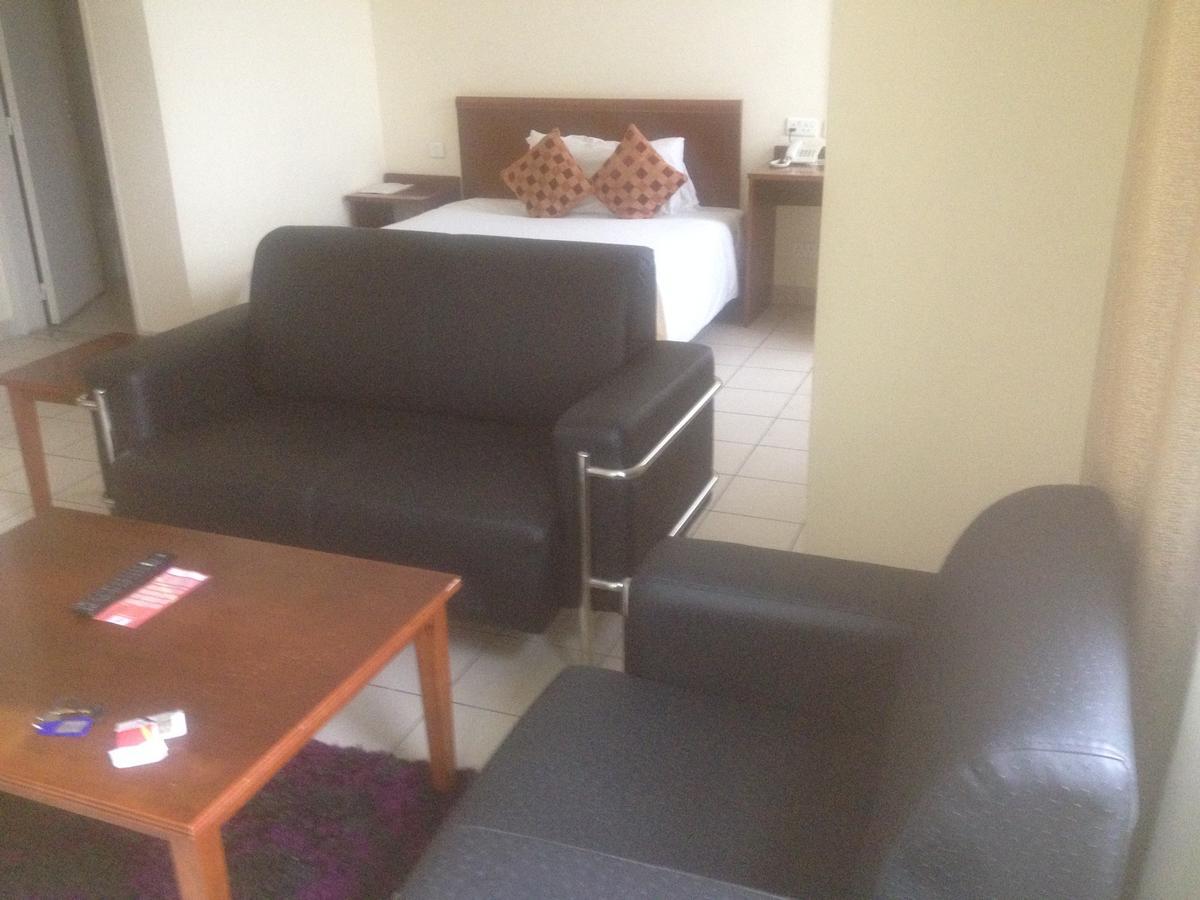 Tinapa Lakeside Hotel Calabar Extérieur photo