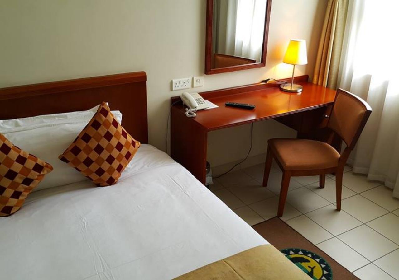 Tinapa Lakeside Hotel Calabar Extérieur photo