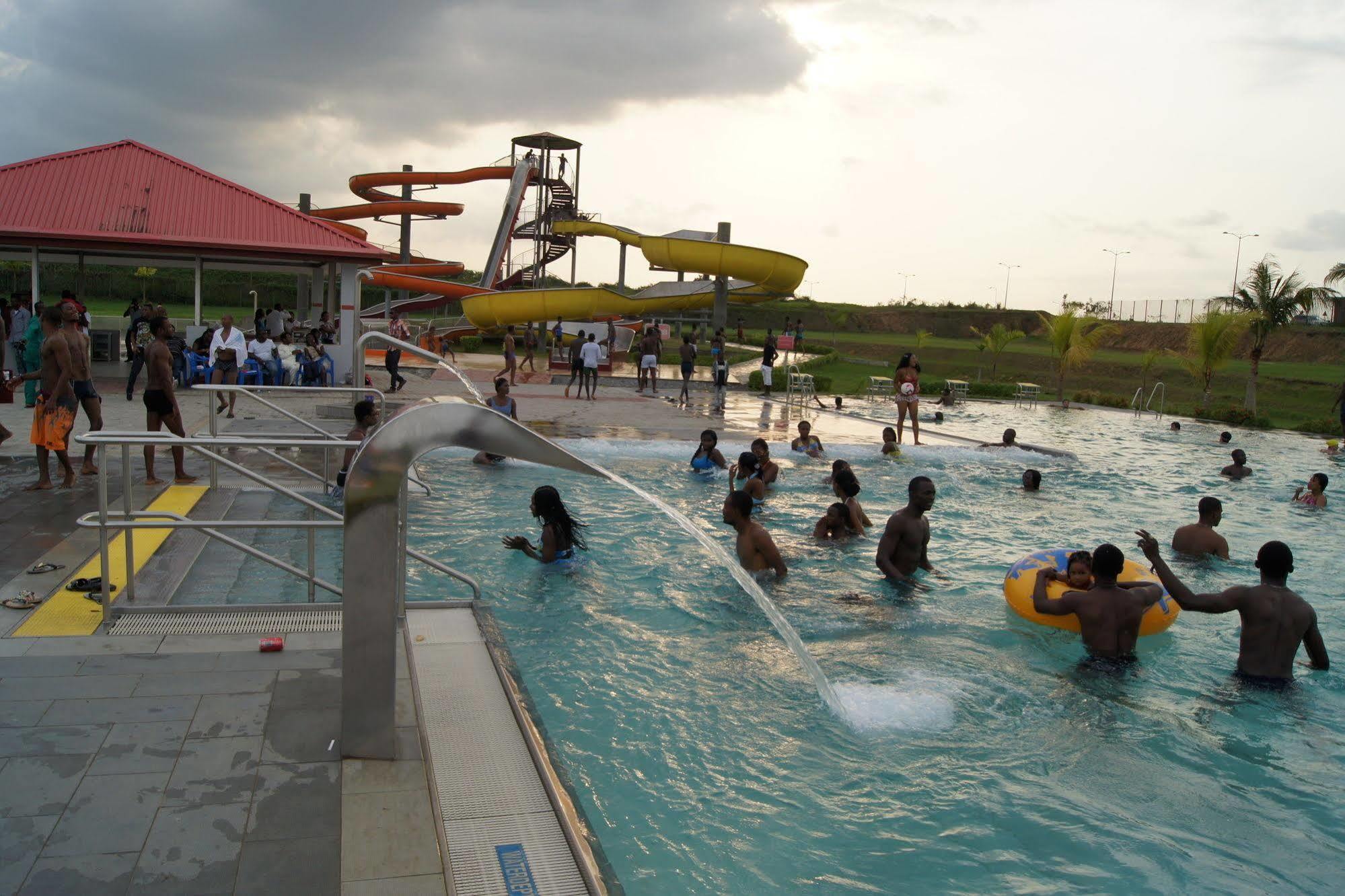 Tinapa Lakeside Hotel Calabar Extérieur photo