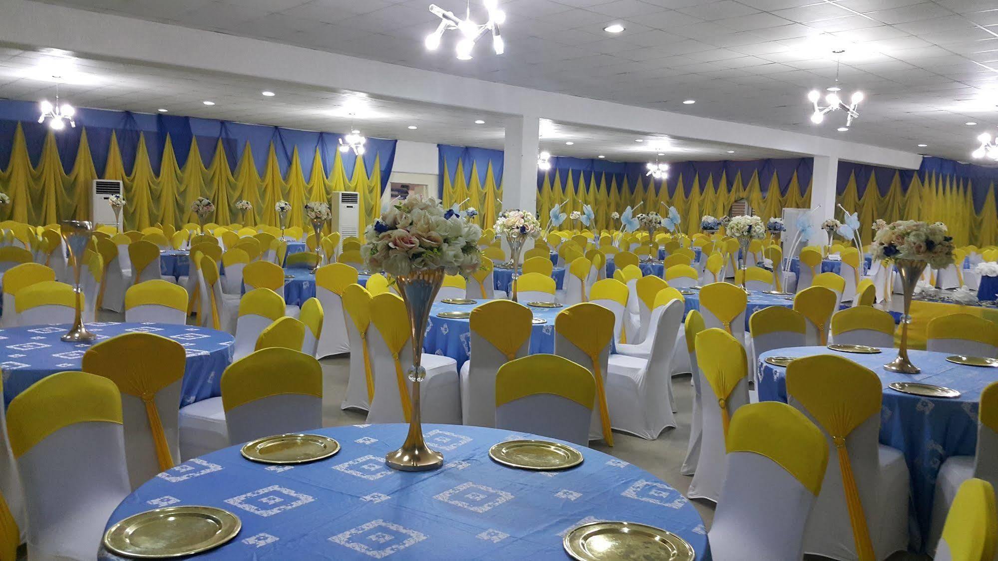 Tinapa Lakeside Hotel Calabar Extérieur photo