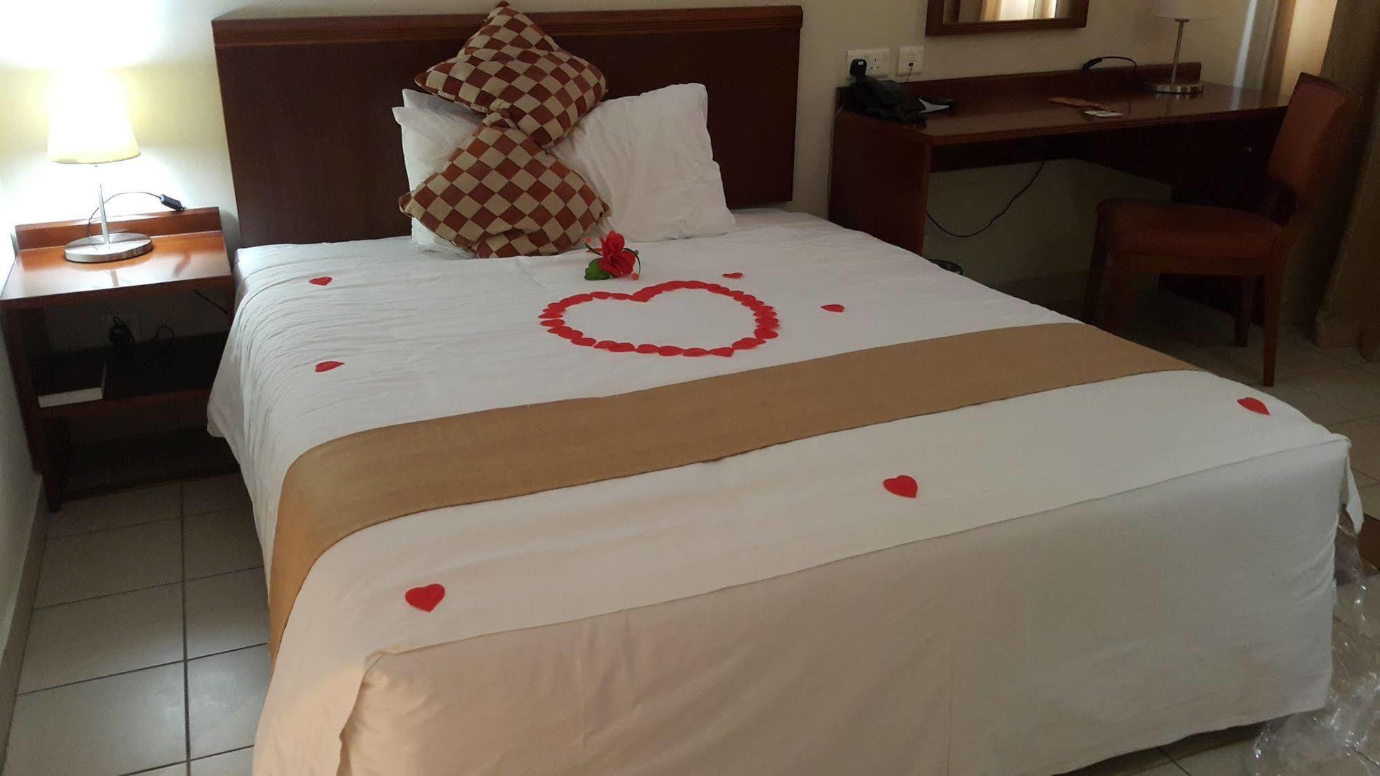 Tinapa Lakeside Hotel Calabar Extérieur photo